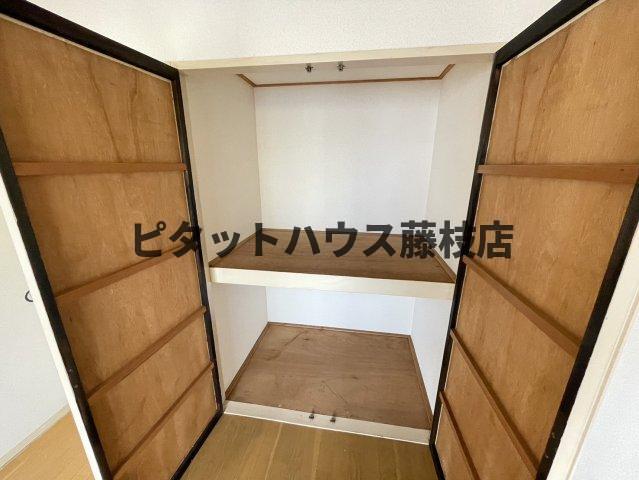 焼津市西小川アパート 収納