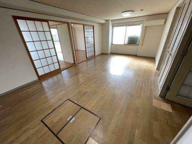 焼津市東小川マンション リビング