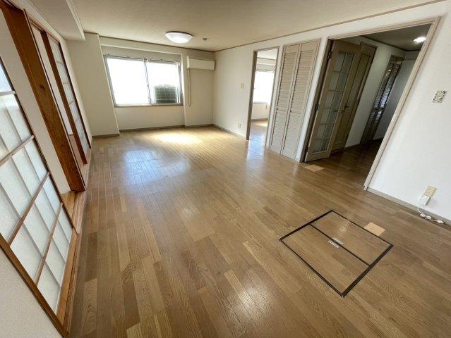 焼津市東小川マンション リビング