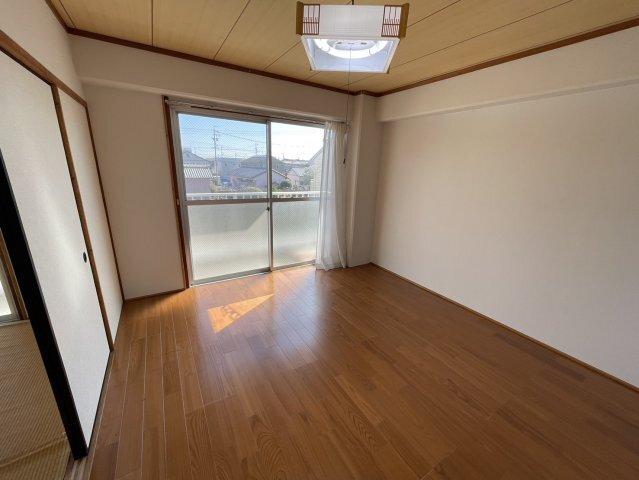 焼津市東小川マンション リビング