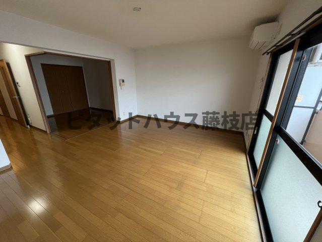 焼津市石津中町マンション リビング