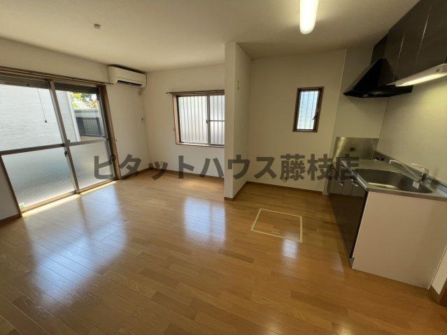 焼津市石津アパート リビング