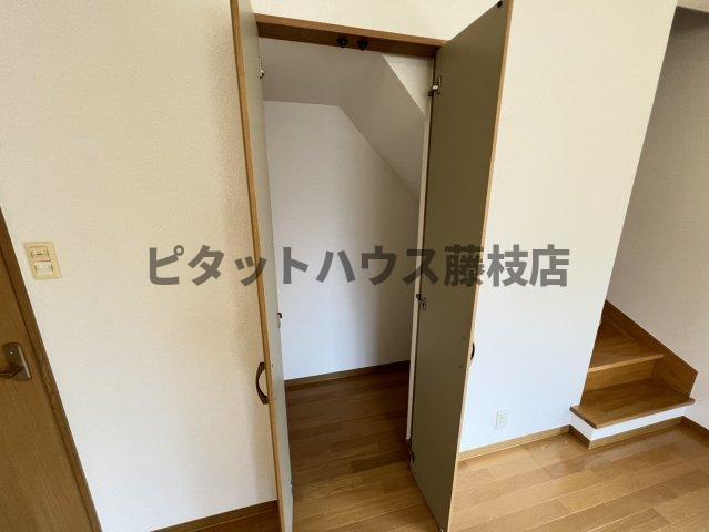 焼津市石津アパート 収納