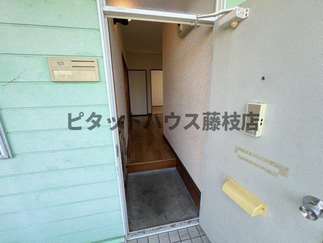 焼津市柳新屋アパート 玄関