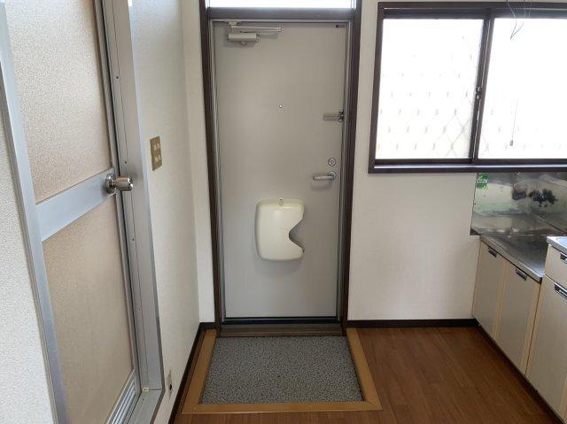 焼津市駅北アパート 玄関