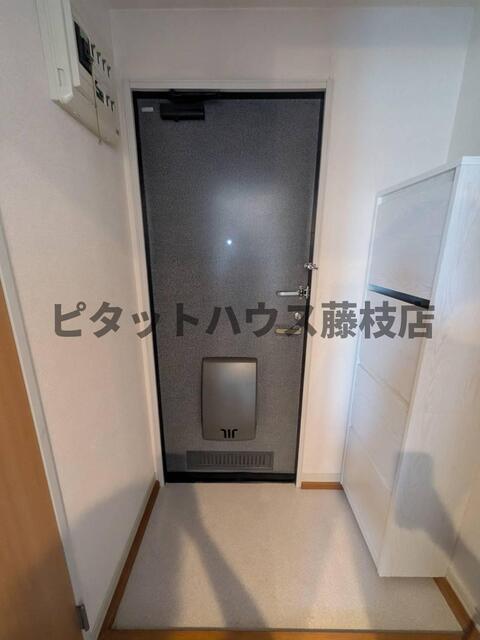 藤枝市茶町アパート 玄関
