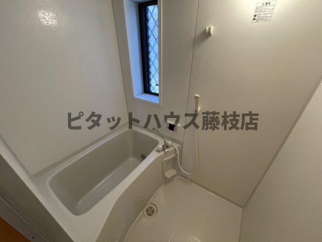 焼津市三右衛門新田アパート バス／シャワー