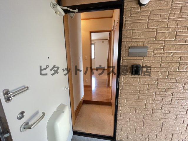 焼津市三右衛門新田アパート 玄関