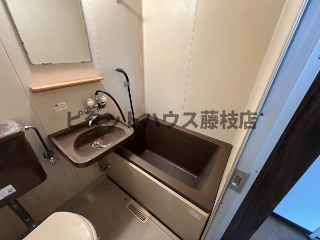 焼津市三ケ名アパート バス／シャワー