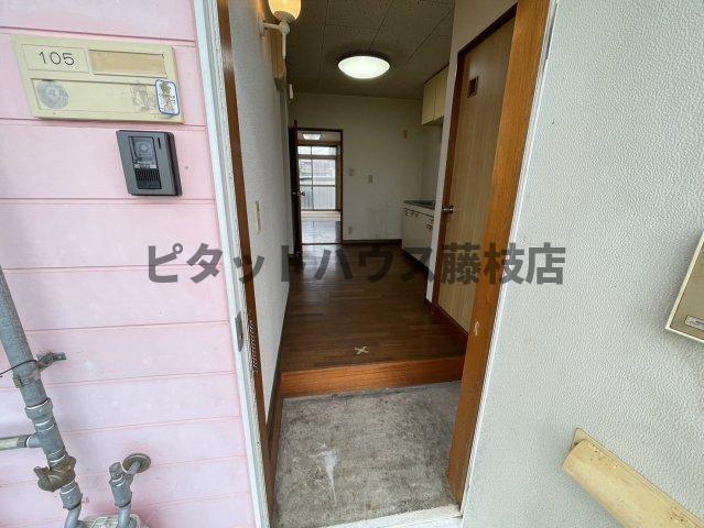 焼津市中新田アパート 玄関