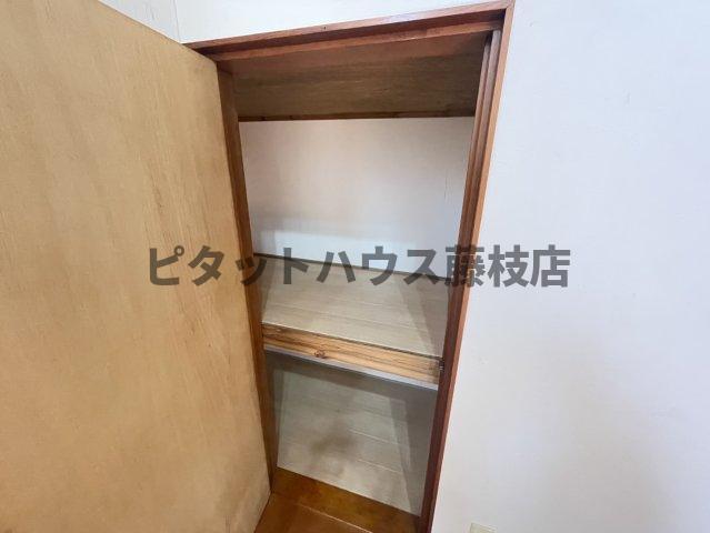 焼津市宗高アパート 収納