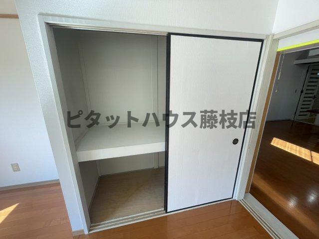 焼津市宗高アパート 収納