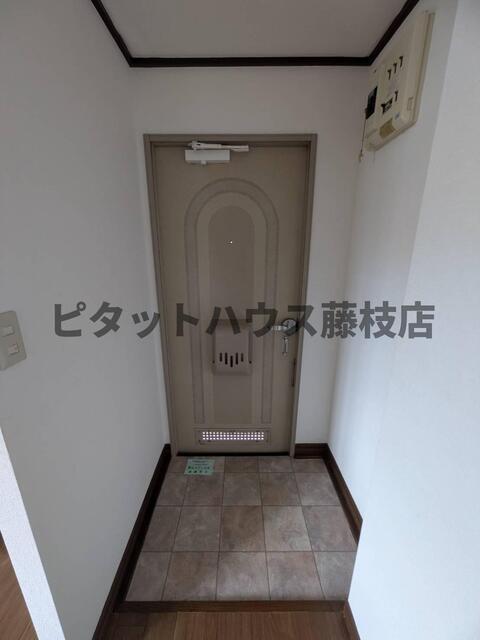 藤枝市与左衛門アパート 玄関