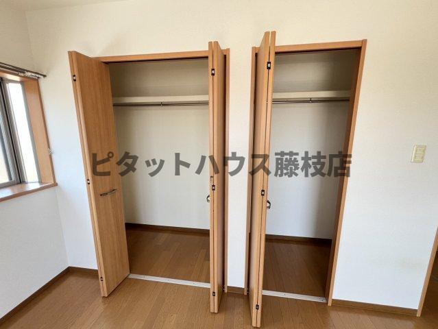 焼津市石津アパート 収納