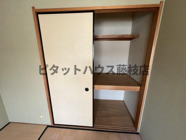 焼津市中里アパート 収納