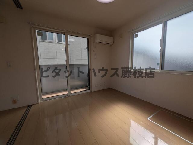 藤枝市瀬戸新屋アパート リビング