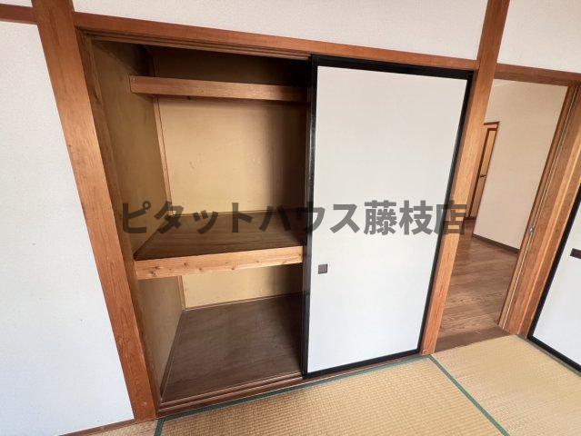 焼津市柳新屋アパート 収納