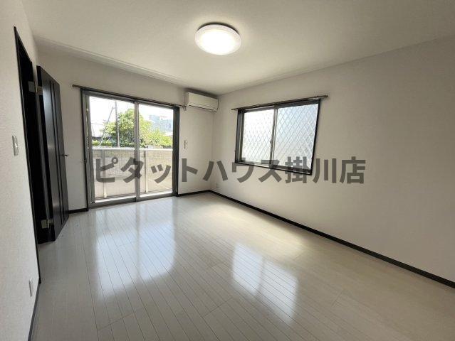 袋井市上山梨テラスハウス リビング
