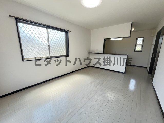 袋井市上山梨テラスハウス リビング