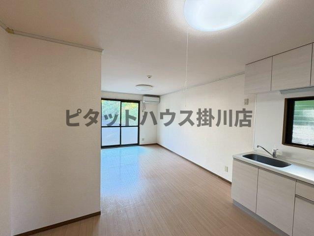 袋井市豊沢アパート リビング