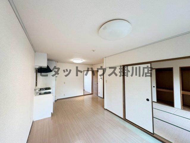 袋井市豊沢アパート リビング
