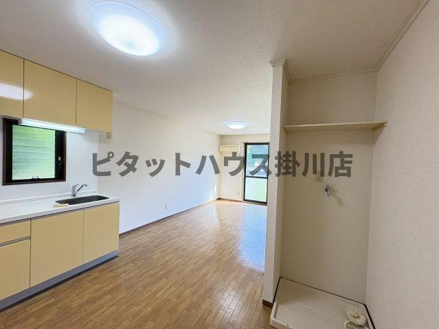 袋井市豊沢アパート リビング
