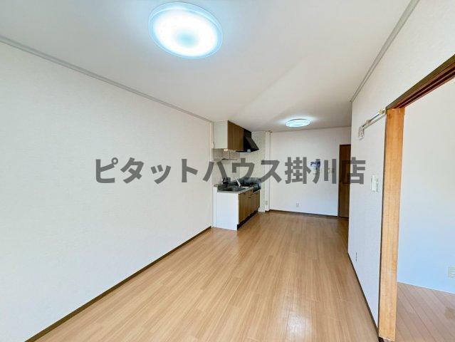 袋井市豊沢アパート リビング