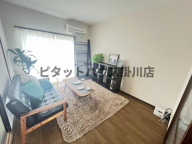 袋井市川井マンション リビング