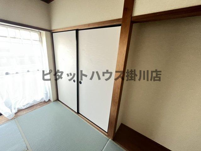 袋井市泉町アパート 収納