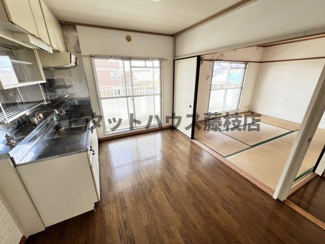 榛原郡吉田町片岡アパート リビング