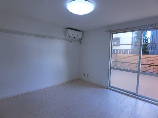 掛川市青葉台アパート リビング