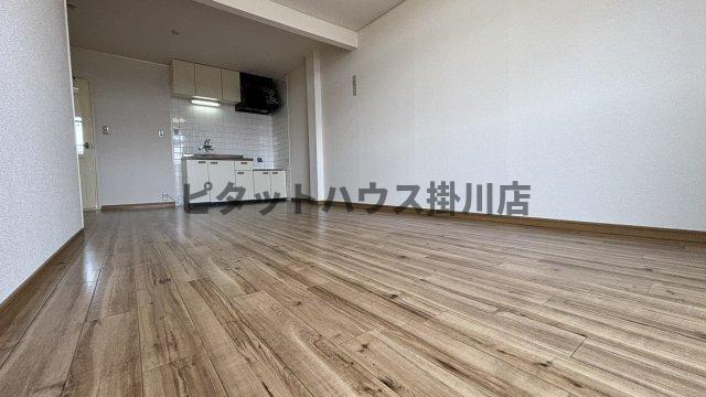 掛川市富部アパート リビング