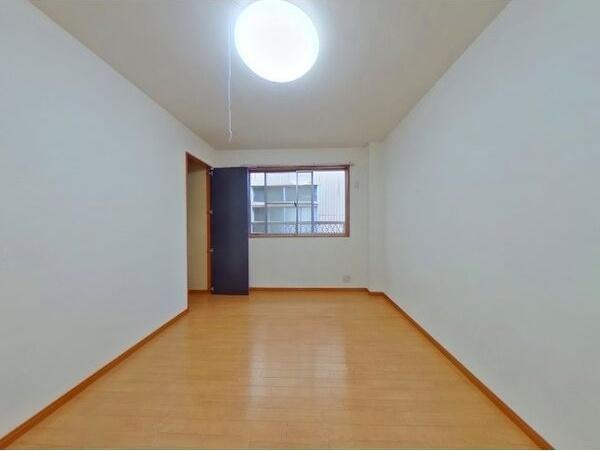 袋井市川井テラスハウス 室内