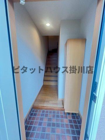 袋井市愛野南アパート 玄関