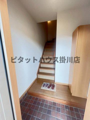 袋井市愛野南アパート 玄関
