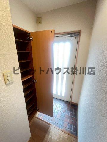袋井市愛野南アパート 玄関