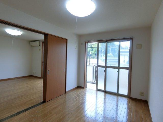 袋井市愛野南アパート リビング