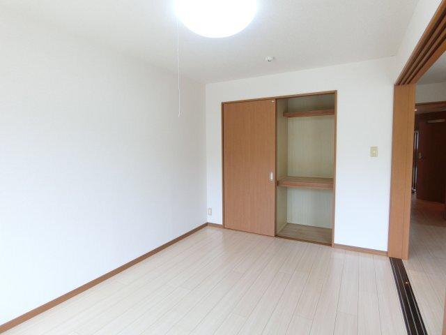 袋井市愛野南アパート リビング