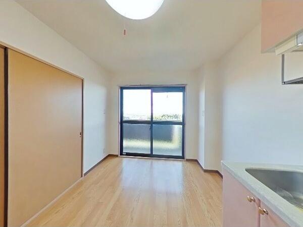 御前崎市塩原新田マンション リビング