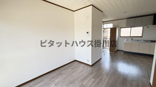 袋井市久能アパート リビング
