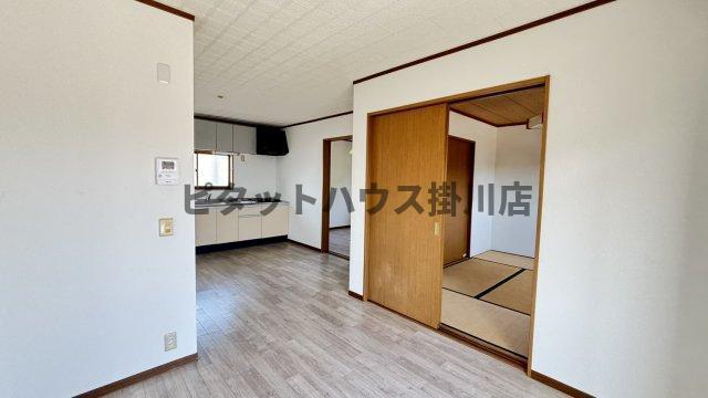 袋井市久能アパート リビング