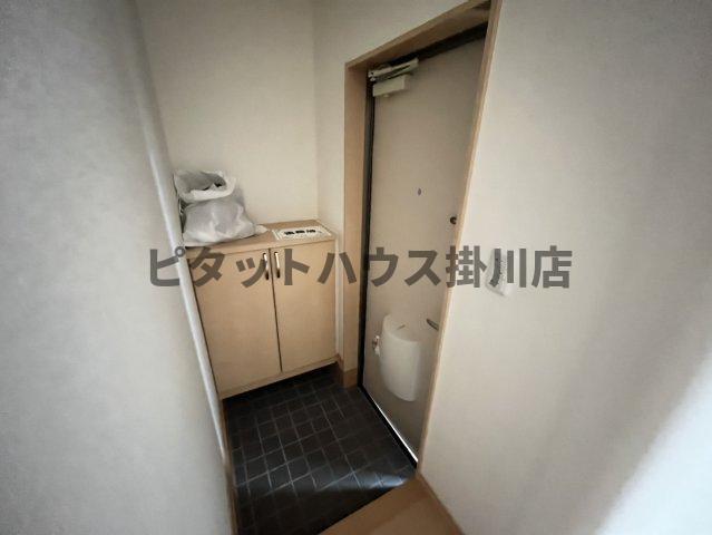 掛川市富部アパート 玄関
