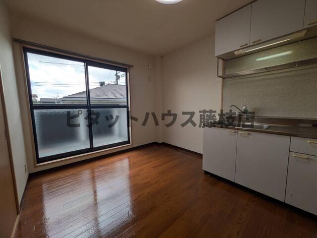 藤枝市志太アパート リビング