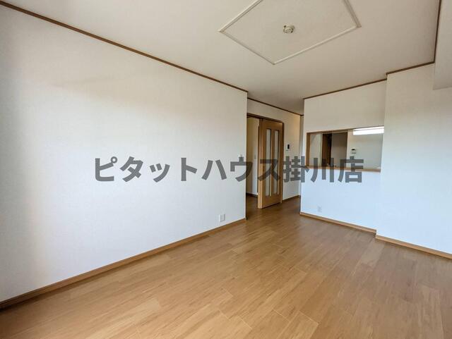 菊川市赤土アパート リビング