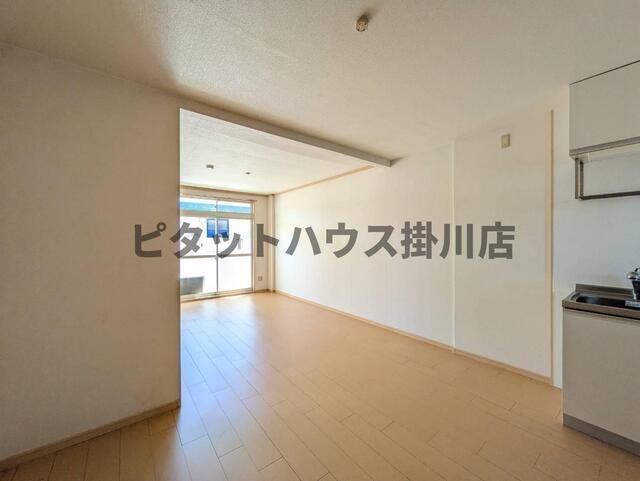 菊川市下平川アパート リビング