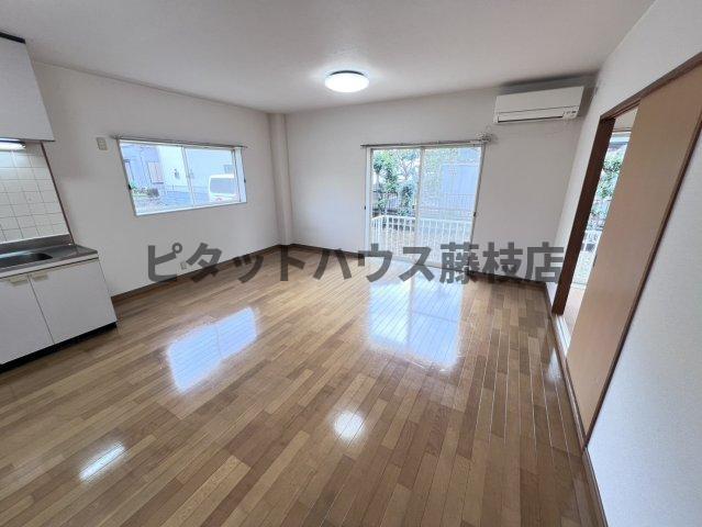 焼津市小土アパート リビング