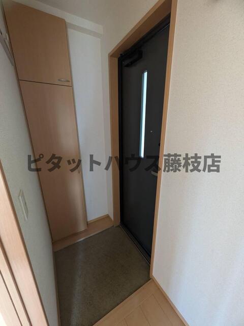 藤枝市瀬戸新屋アパート 玄関