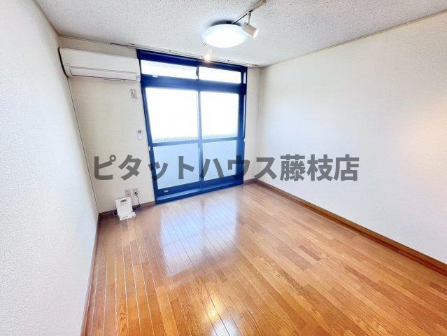 牧之原市布引原アパート リビング