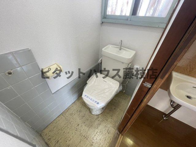 焼津市下小田一戸建 トイレ