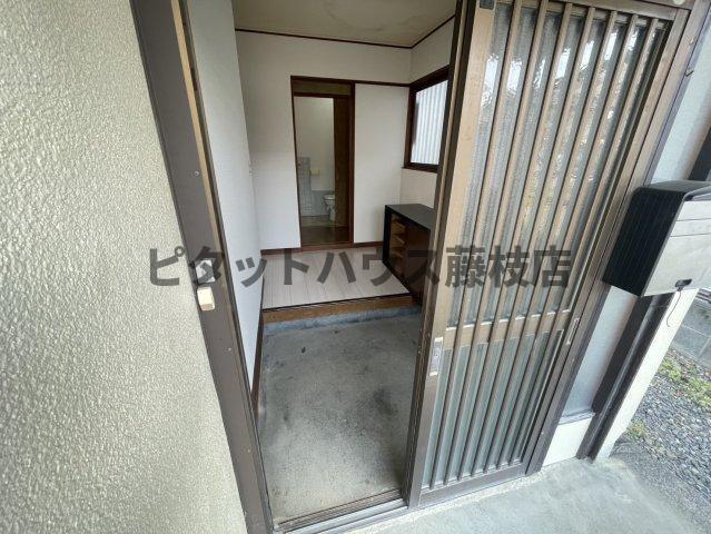 焼津市下小田一戸建 玄関